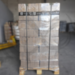 Paleta brykietu dębowego przodem